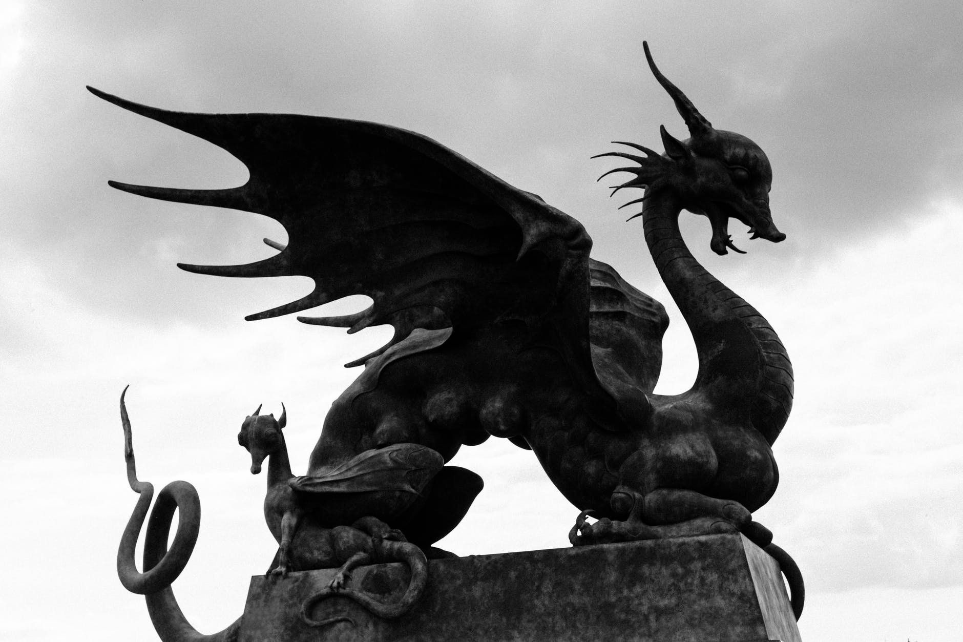A dragon statue.