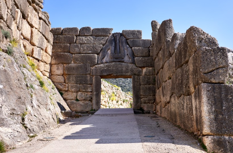 The Lion Gate at Mycenae. Image via Wikimedia Commons. Public Domain via Creative Commons CC0 1.0 Universal Public Domain Dedication.