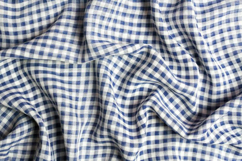 A gingham cloth.